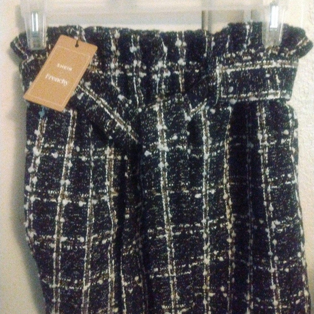 skirt - Picture 2 of 3